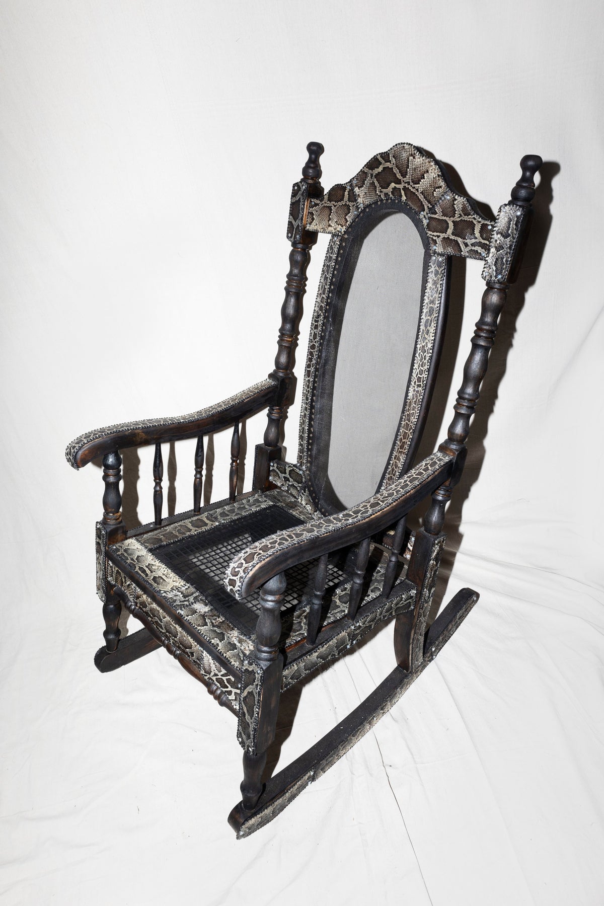 FURNITURE – ELLE BARBEITO
